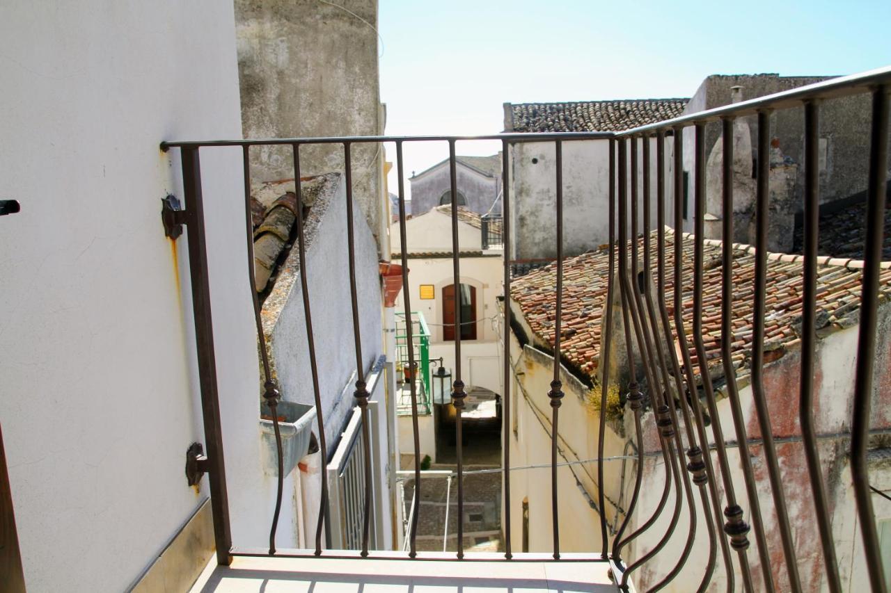 Rooms Dimora Arco - Affitti Brevi Italia Monte Sant'Angelo Ngoại thất bức ảnh
