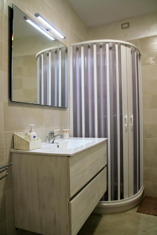 Rooms Dimora Arco - Affitti Brevi Italia Monte Sant'Angelo Ngoại thất bức ảnh