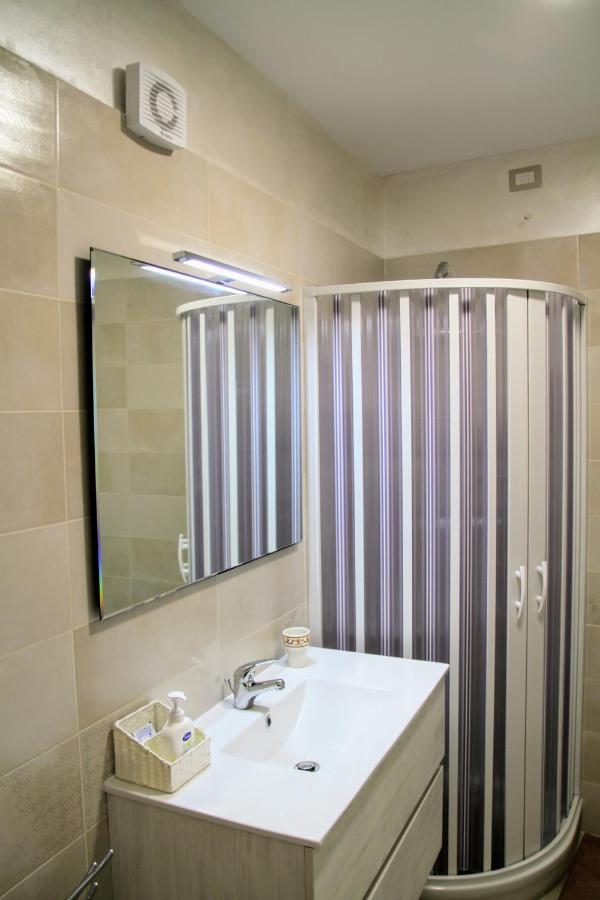 Rooms Dimora Arco - Affitti Brevi Italia Monte Sant'Angelo Ngoại thất bức ảnh