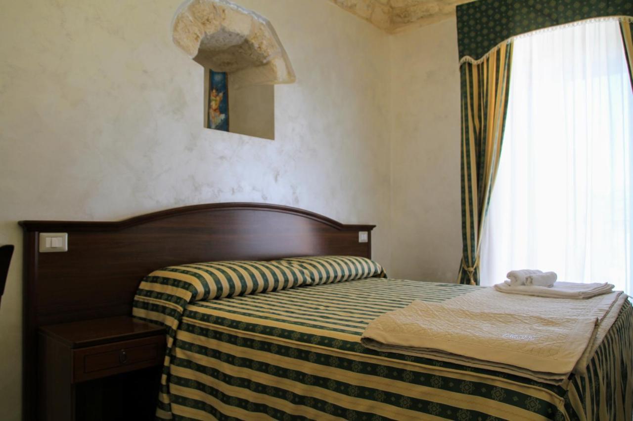 Rooms Dimora Arco - Affitti Brevi Italia Monte Sant'Angelo Ngoại thất bức ảnh