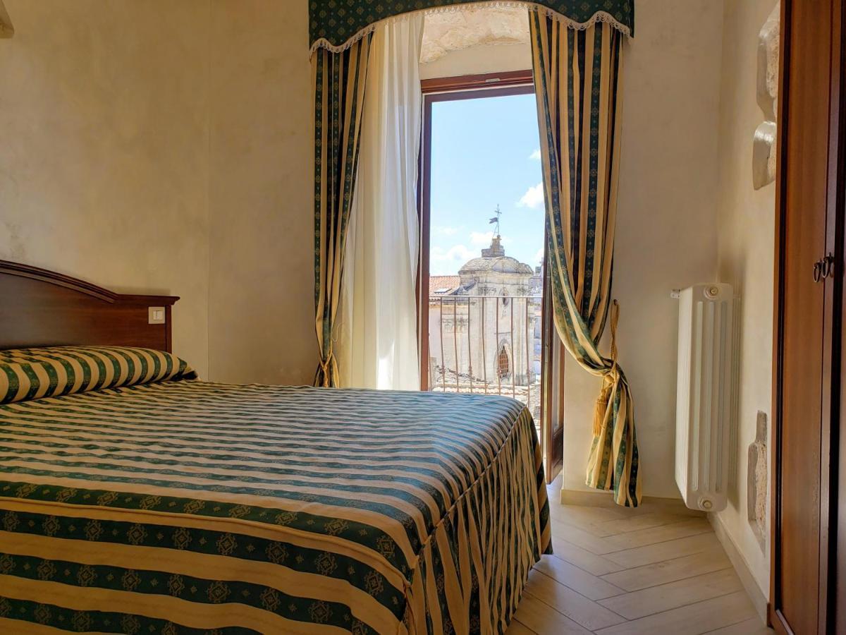 Rooms Dimora Arco - Affitti Brevi Italia Monte Sant'Angelo Ngoại thất bức ảnh